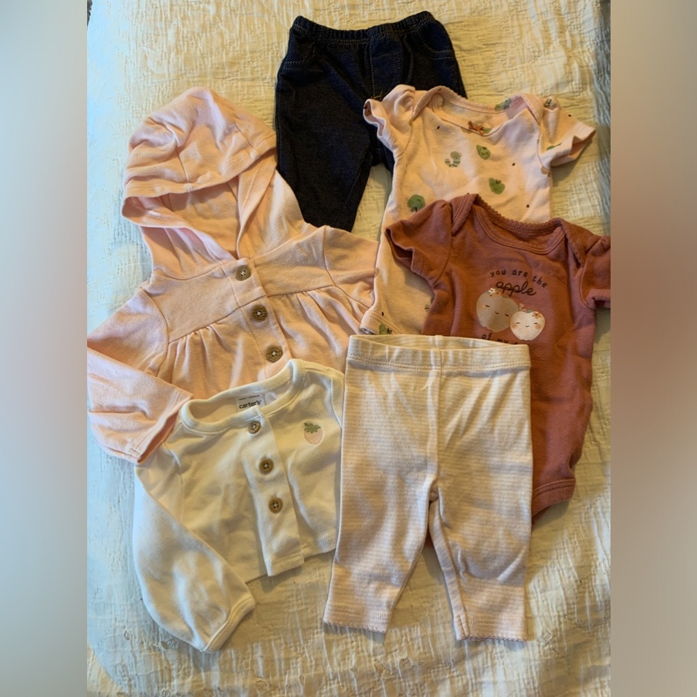 6 Piece Carter’s Newborn Lot
